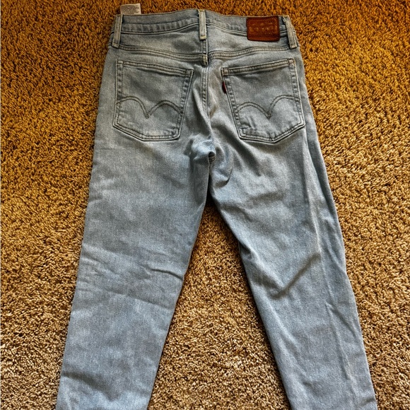 Levi’s Jean. - Picture 5 of 6